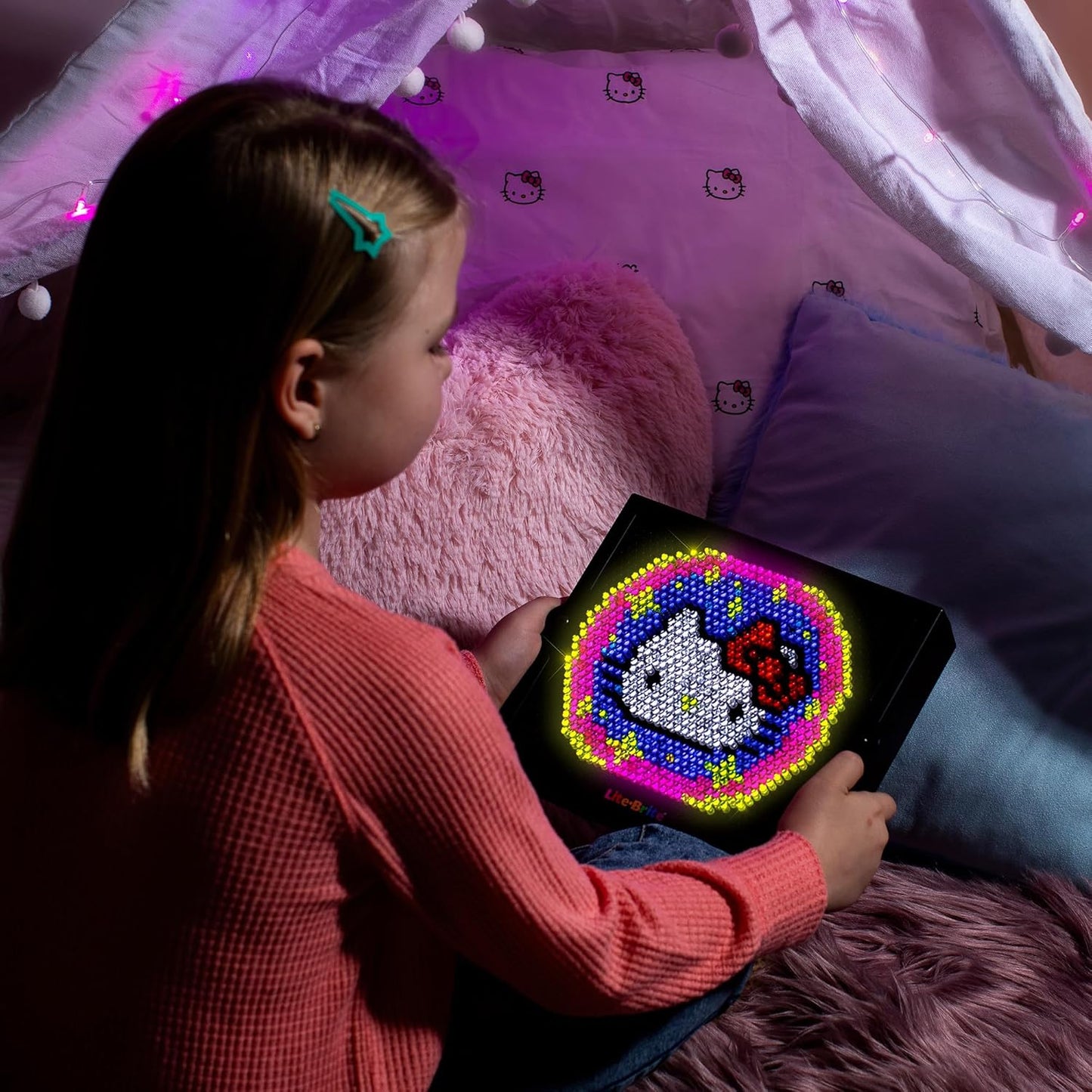 Hello Kitty Super Bright HD Creative Retro Lite-Brite Pegs Light-Up Screen