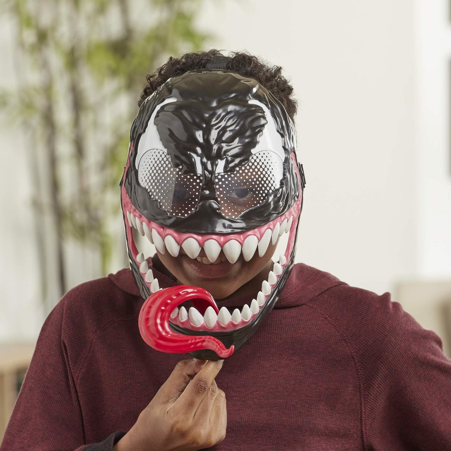 Marvel Spider-Man VenomVersus Venom Lever-Activated Swinging Tongue Mask