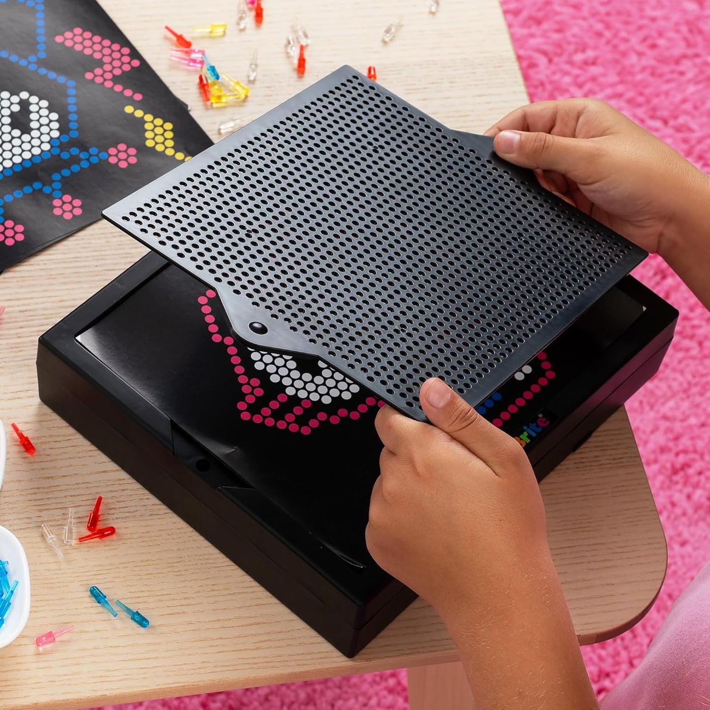 Hello Kitty Super Bright HD Creative Retro Lite-Brite Pegs Light-Up Screen