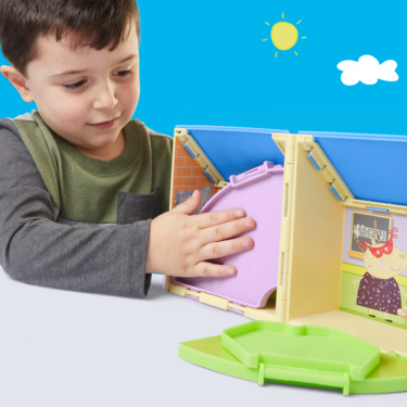 Peppa Pig Peppa's Pop-Open Playgroup Playset